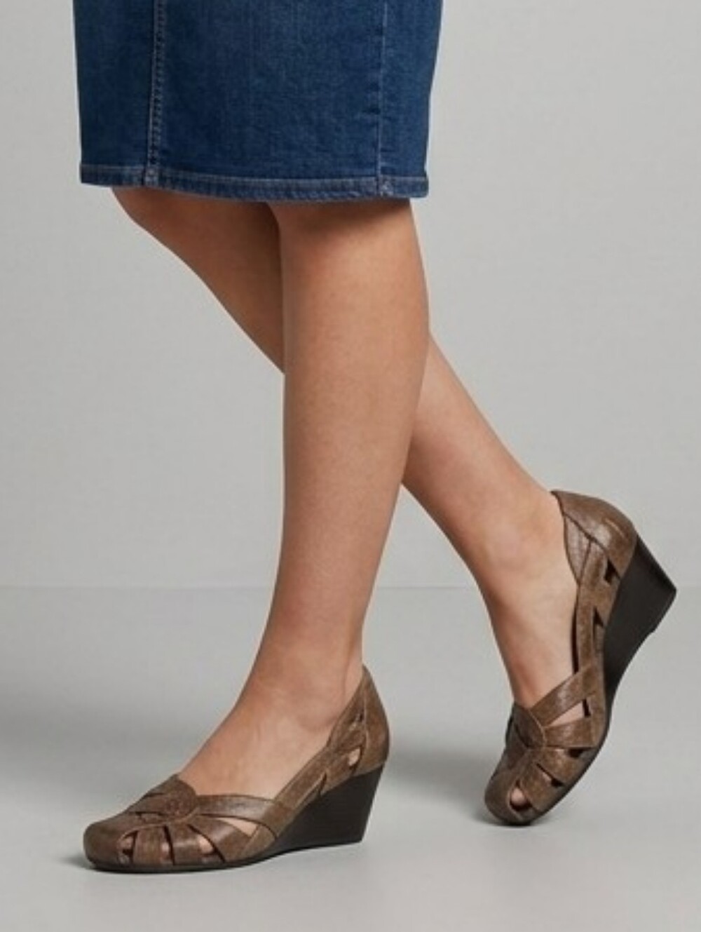 NWT Baretraps Brown Leather Dacey Huarache Sandal Womens Wedge 9